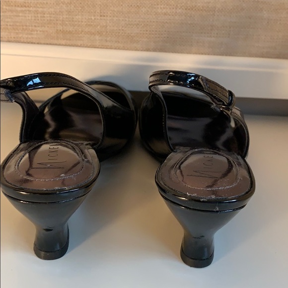 Never worn Nickels patent leather shoes. - Picture 4 of 6